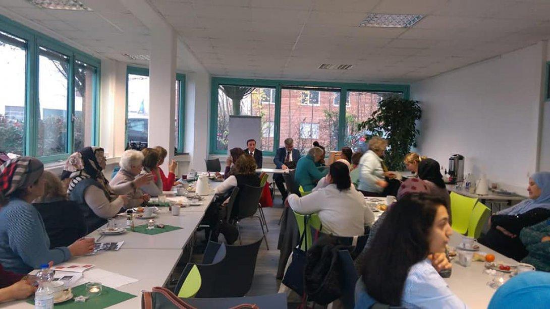 Eğitim Ataşesi Münsterde Bayanların Kahvaltı Programına Katıldı